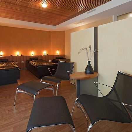 Hotel Metropol 萨斯费 设施 照片