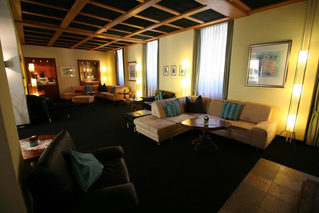 Hotel Metropol 萨斯费 外观 照片