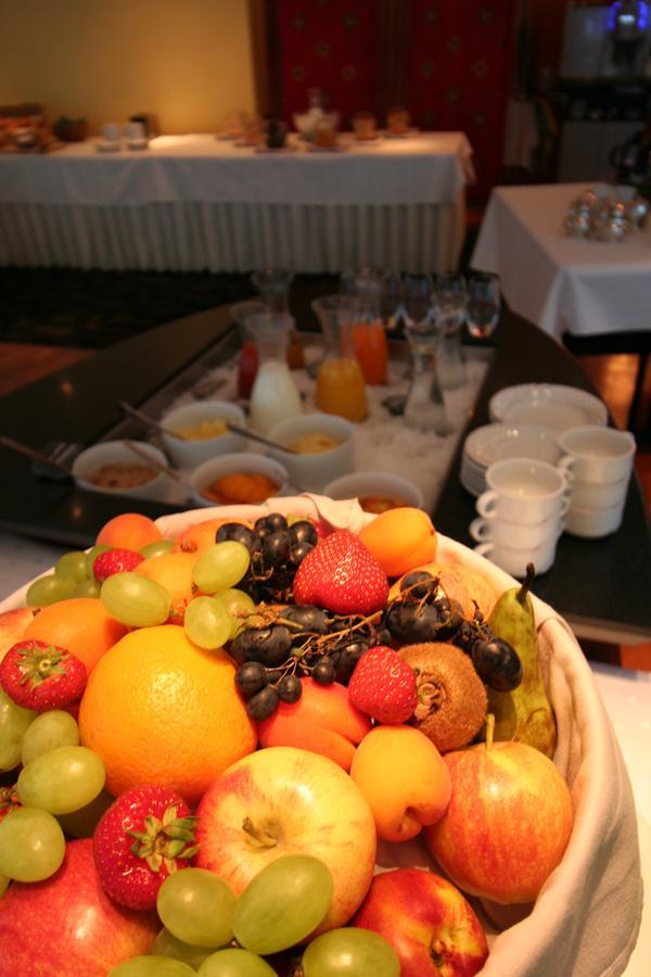 Hotel Metropol 萨斯费 外观 照片
