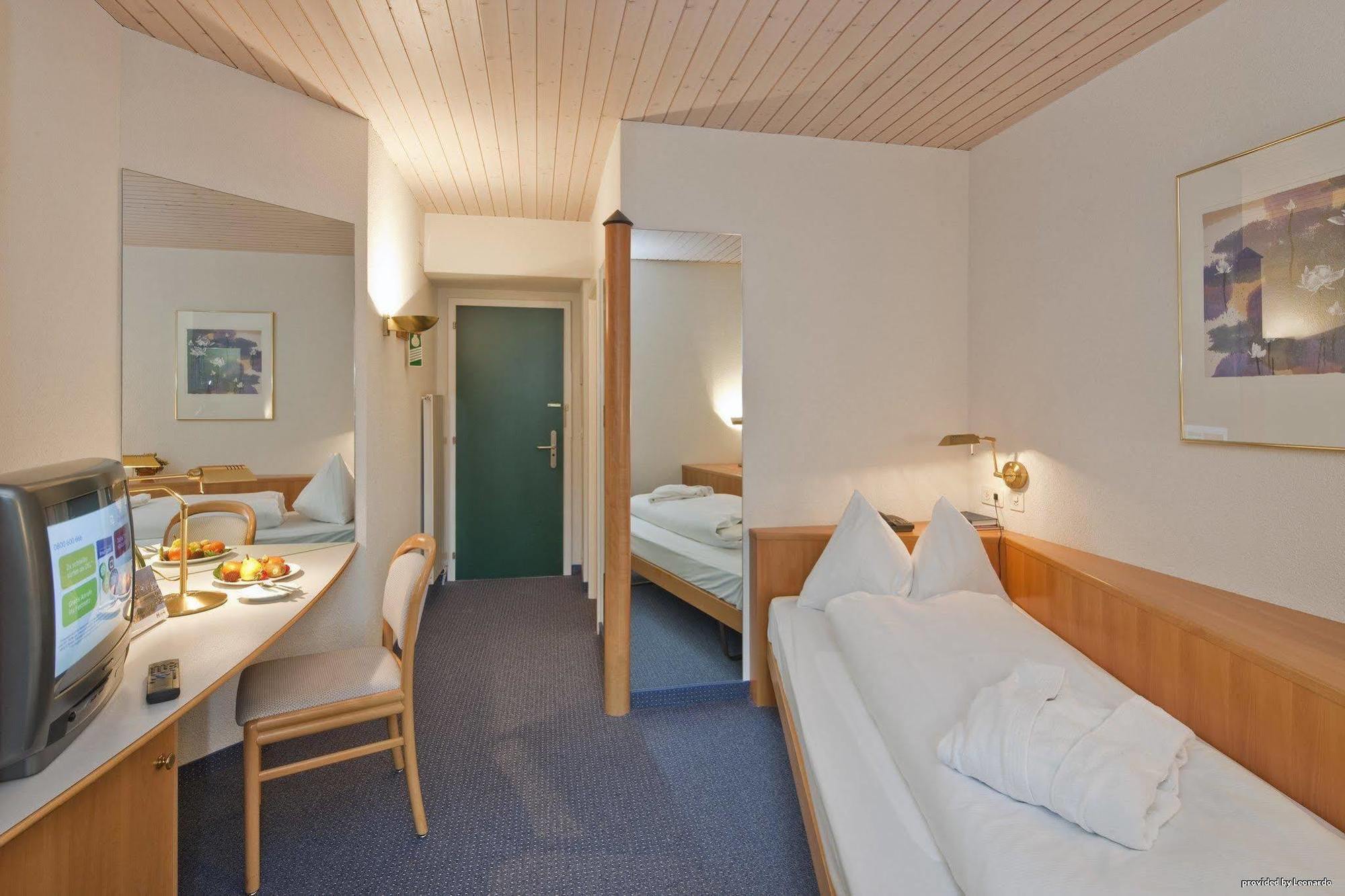 Hotel Metropol 萨斯费 外观 照片