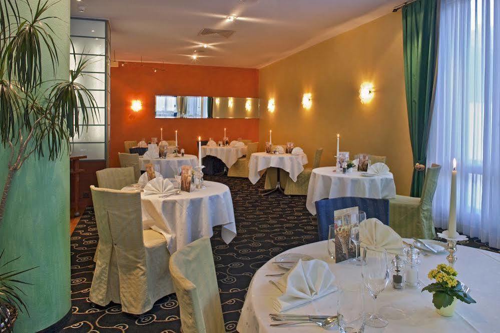Hotel Metropol 萨斯费 外观 照片