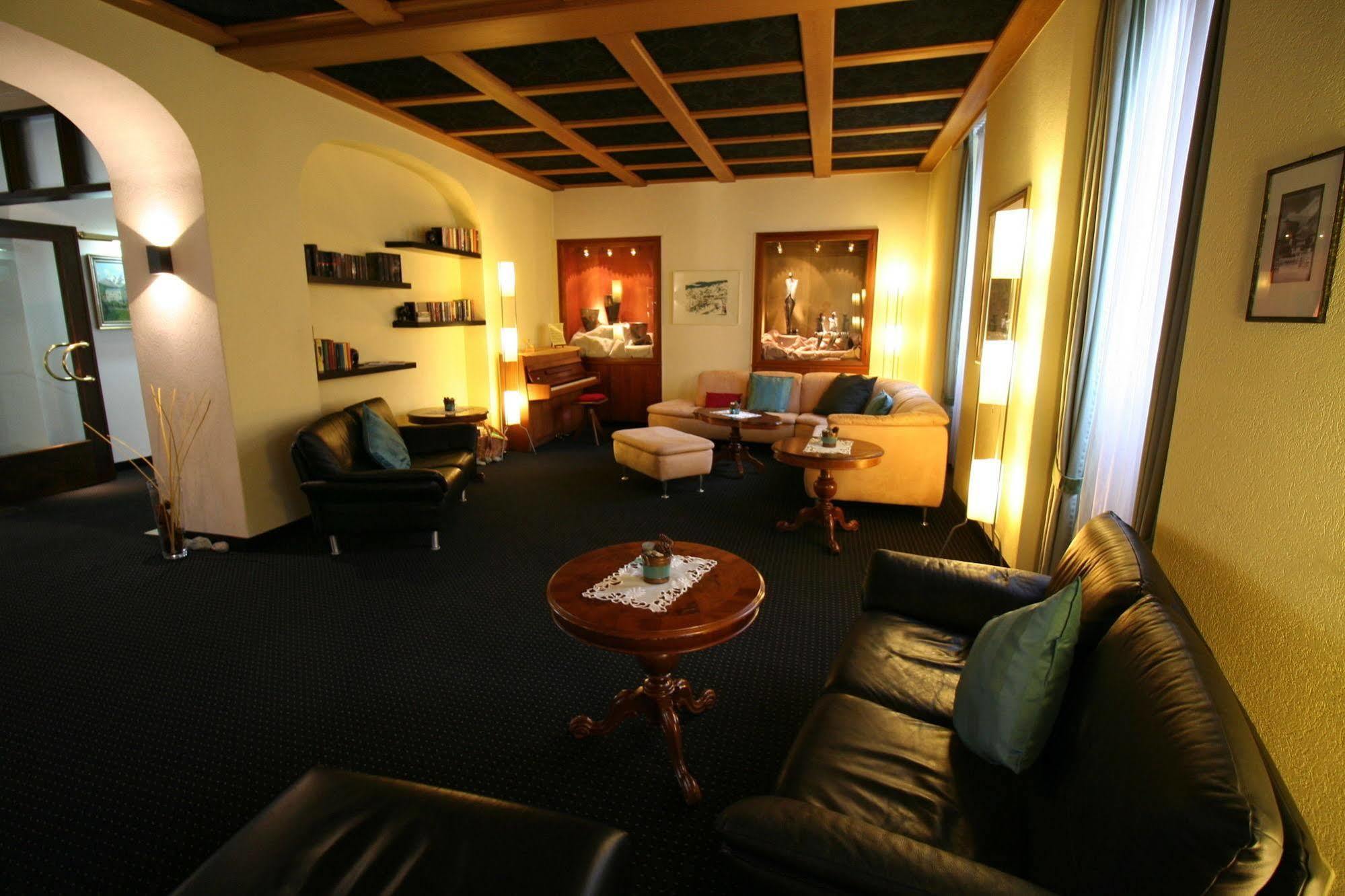 Hotel Metropol 萨斯费 外观 照片