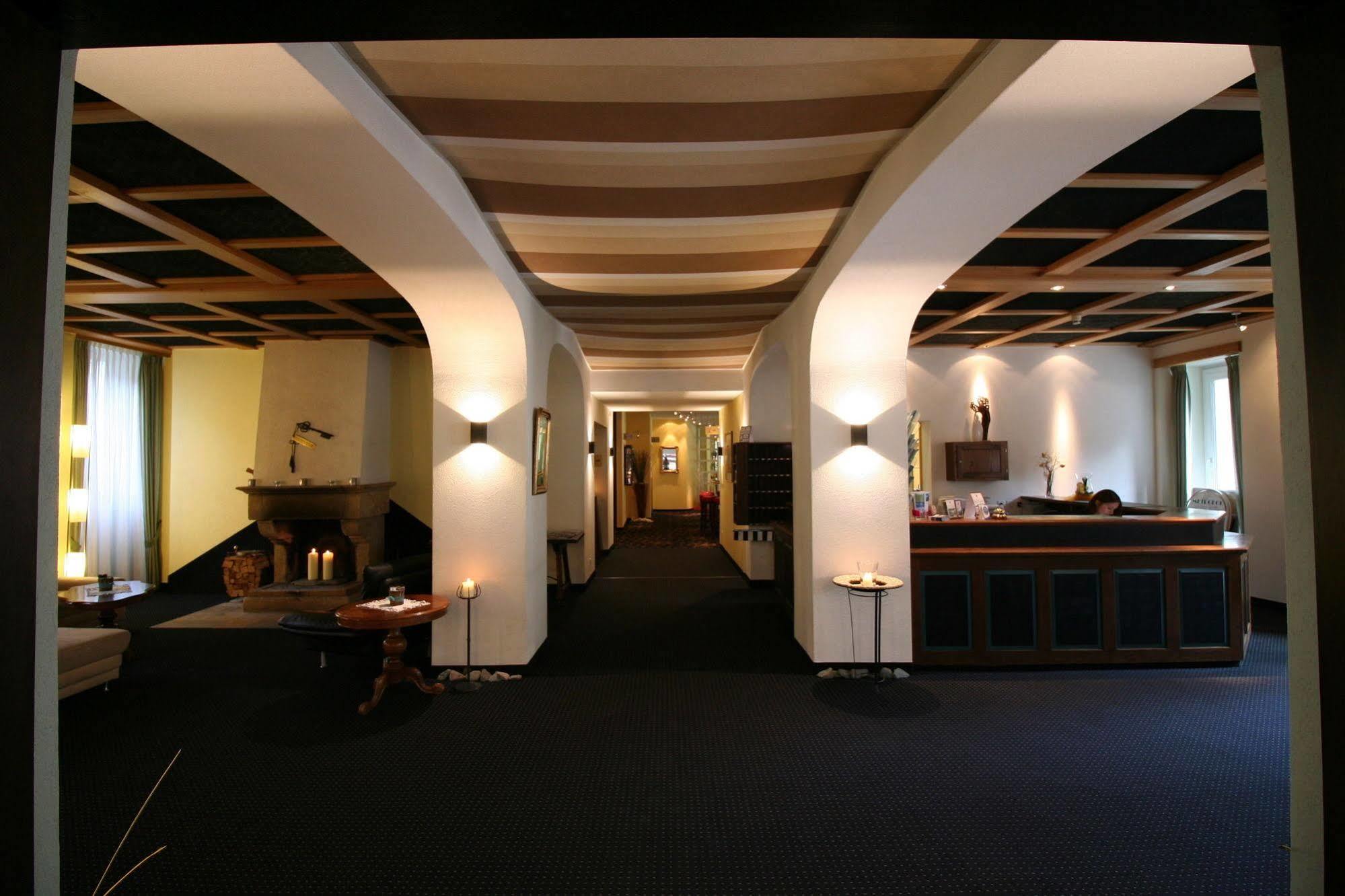 Hotel Metropol 萨斯费 外观 照片